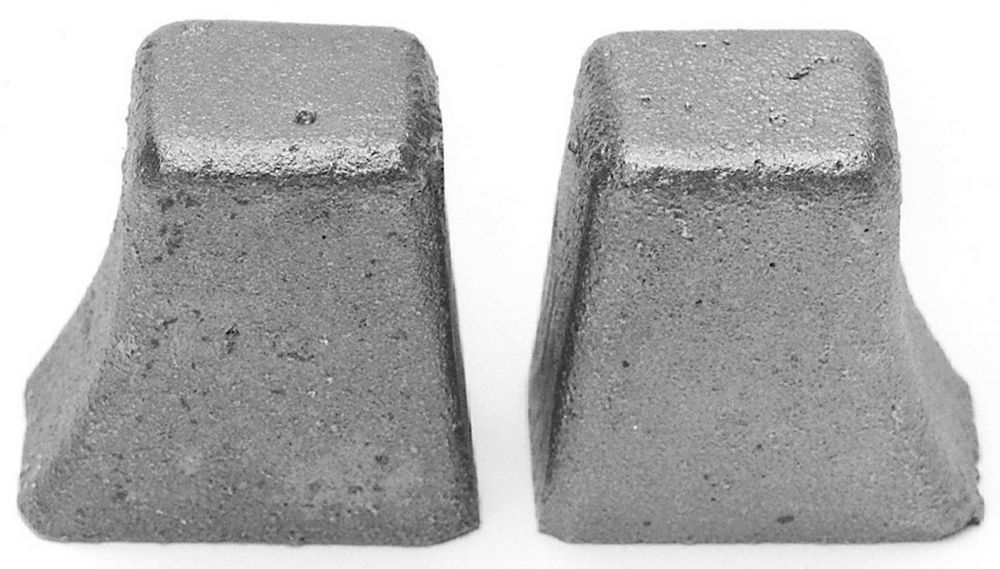 [EDE2733] Edelbrock - Olds Exhaust Crossover Heat Riser Plugs